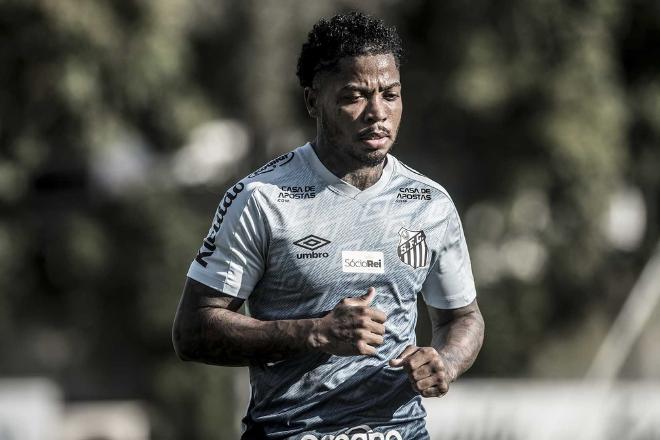 Marinho, Alison e Lucas Veríssimo devem desfalcar o Santos no clássico