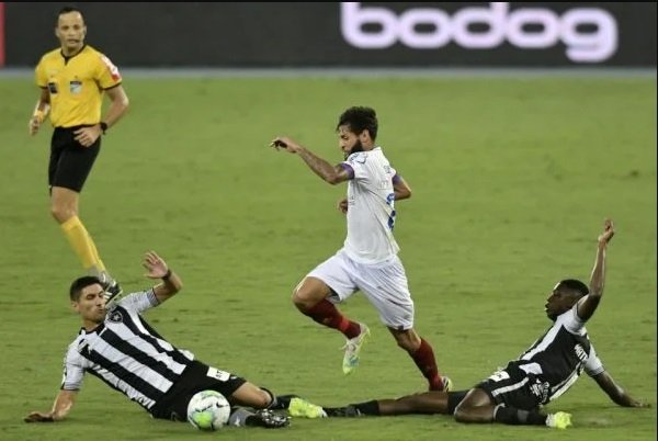 Bahia vence o Botafogo no Engenhão e quebra jejum de nove jogos