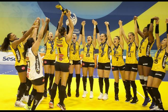Praia Clube conquista o Troféu Super Vôlei feminino sobre o Flamengo, próximo jogo será no Guanadizão
