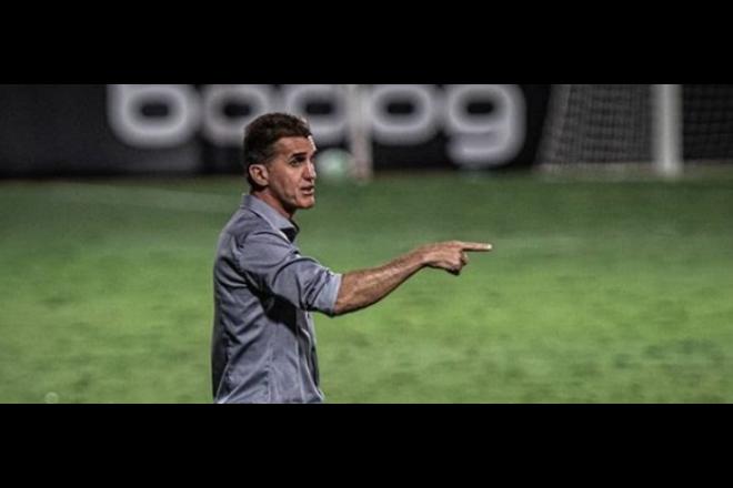 Mancini completará um mês no Corinthians sem “achar time” e com futebol carente