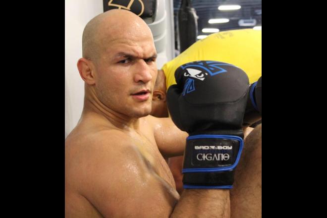 UFC encaminha volta do lutador brasileiro Junior Cigano ao octógono