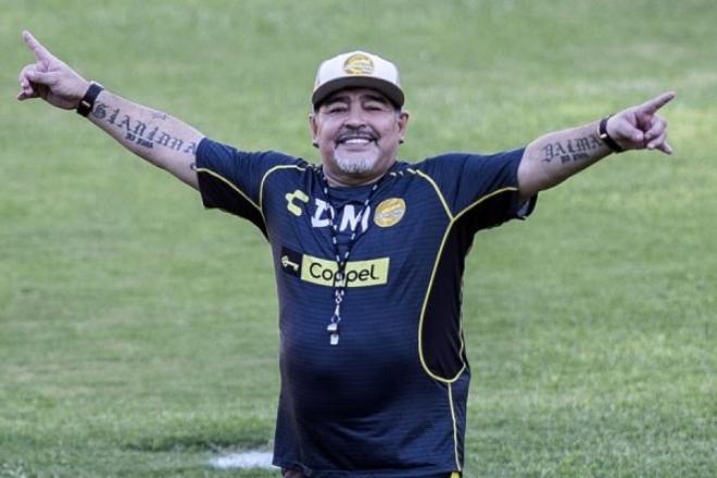 Diego Maradona morre aos 60 anos após sofrer parada cardiorrespiratória