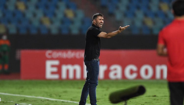 Inter confirma saída do técnico Eduardo Coudet