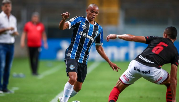 Com reservas, Grêmio vence Atlético-GO e chega a 12 jogos de invencibilidade