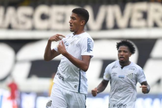 Com sustos, Santos mantém embalo e ganha apertado do lanterna Botafogo