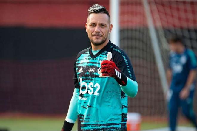 Diego Alves e Rodrigo Caio voltam a desfalcar Flamengo contra o Grêmio