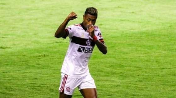 Flamengo decide no 1º tempo, vence Sport e retoma vice-liderança do Brasileiro