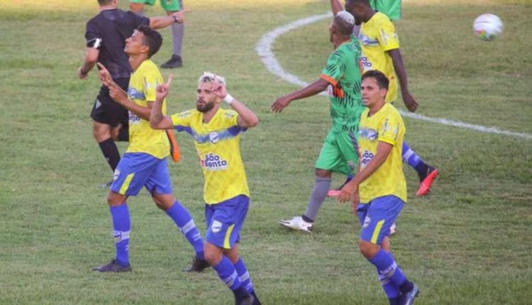 Dourados goleia o Novo em Campo Grande e é campeão da Série B