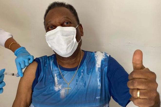 Pelé é vacinado contra covid-19: “dia inesquecível”