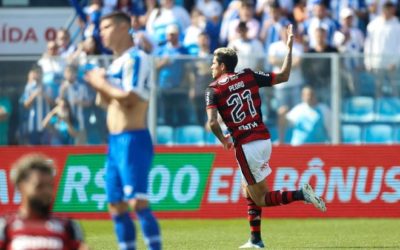 Pedro brilha na estreia de Vidal, e Flamengo bate o Avaí de virada no Brasileiro