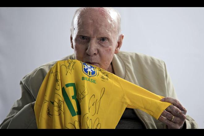 Zagallo é internado com infecção respiratória; quadro é estável