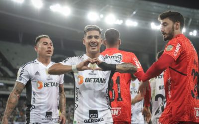 Galo vence o Botafogo e assume liderança