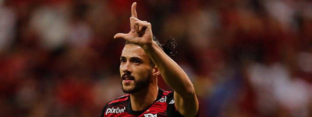 Flamengo vence o Coritiba por 2 a 0 e sobe na tabela do Brasileirão