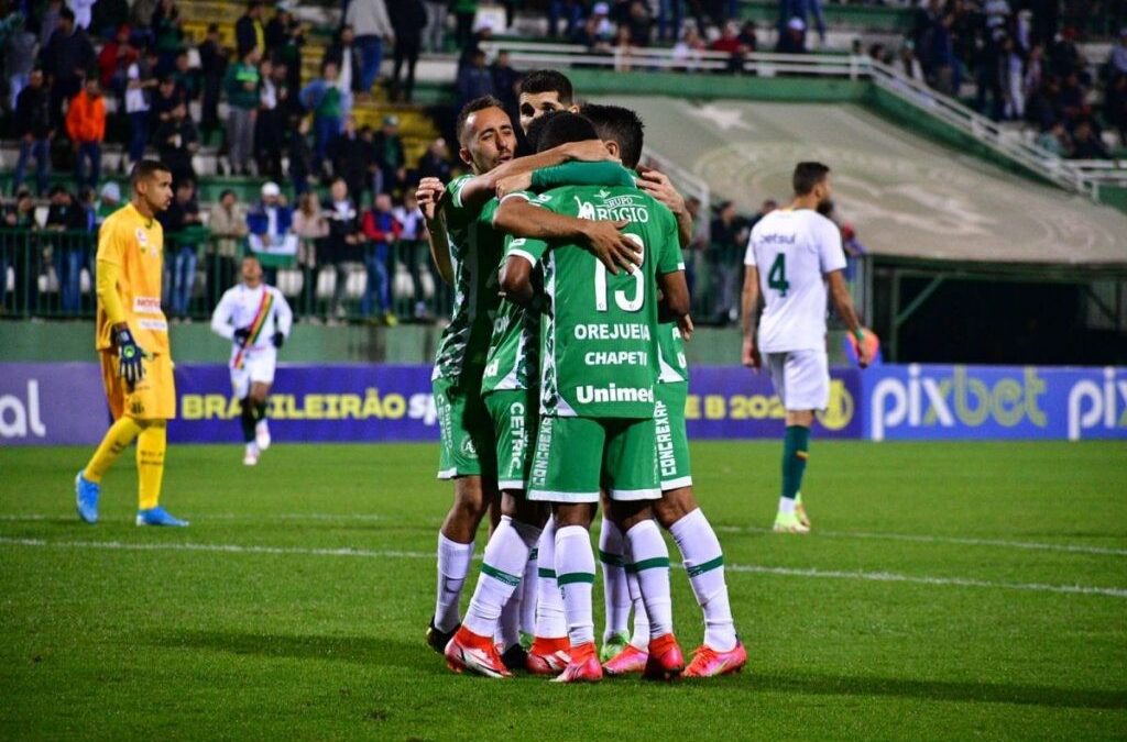 Chapecoense vence Sampaio Corrêa na Arena Condá