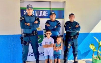 Polícia Militar de Alcinópolis homenageia fã da PM