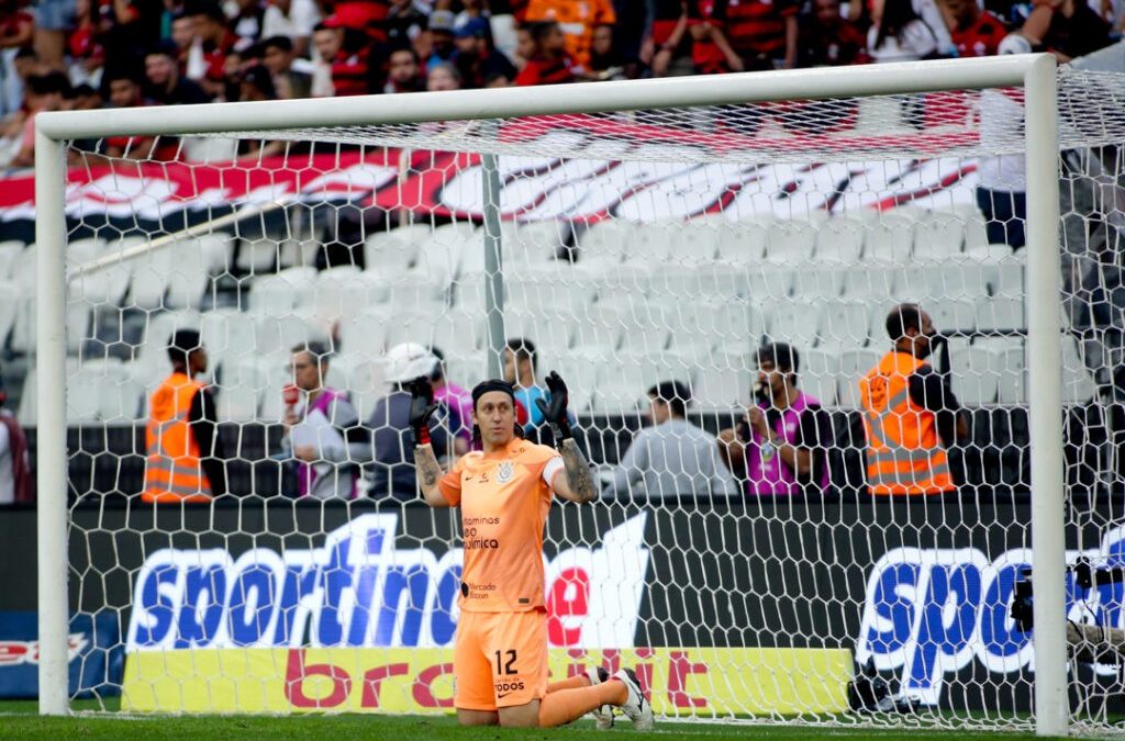 Corinthians vence o Flamengo por 1 a 0 na Neo Química Arena e volta à vice-liderança
