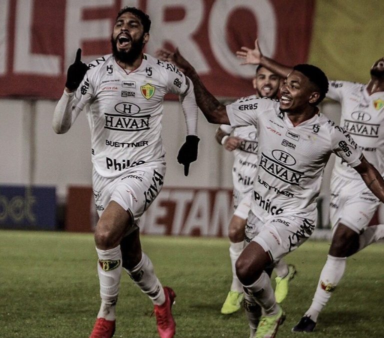 Brusque-SC supera o Operário_PR pela seria B