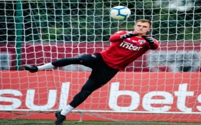 Botafogo fecha com o goleiro Lucas Perri, revelado no São Paulo
