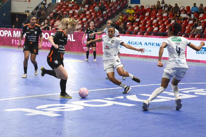 Pódio brasileiro fecha Copa do mundo de futsal feminino em Campo Grande