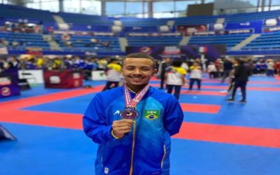 Atleta de Corumbá conquista medalha de prata no Pan-Americano de Karatê