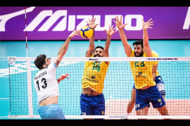 Brasil despacha Argentina e se classifica para a semi do Mundial de Vôlei