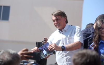 Bolsonaro anuncia que vai viajar ao Reino Unido para o funeral da rainha Elizabeth II