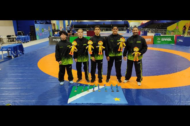 Atleta de MS conquista três medalhas de ouro na luta olímpica