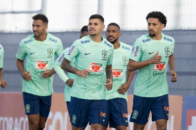 Neymar dá susto em treino e Bruno Guimarães, machucado, não enfrenta Gana