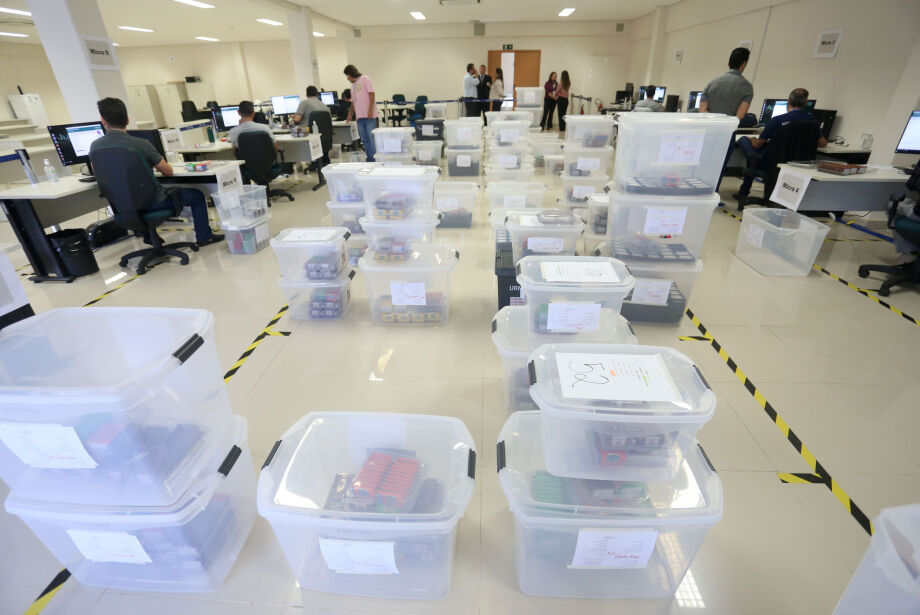 TRE realiza procedimento que gera os dados oficiais que serão inseridos nas urnas eletrônicas