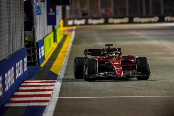 Leclerc faz a pole em Singapura e dificulta título antecipado de Verstappen