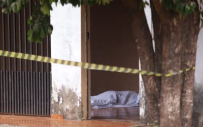 Familiares do padrasto dizem que pai invadiu a casa para pegar filha à força