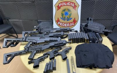 CAC é preso com arsenal de armas que seria usado em roubo na Capital