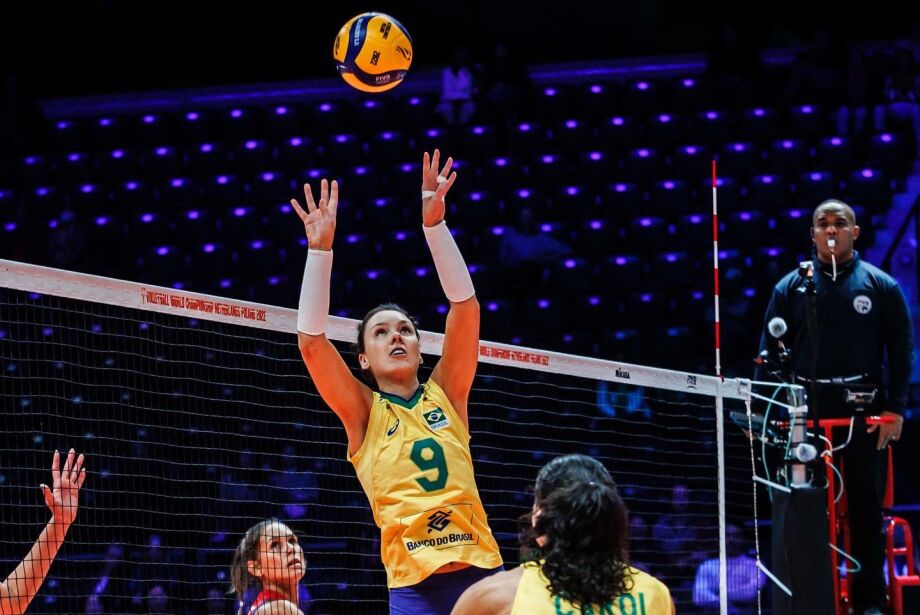 Seleção feminina arrasa Porto Rico e ganha embalo no Mundial de Vôlei