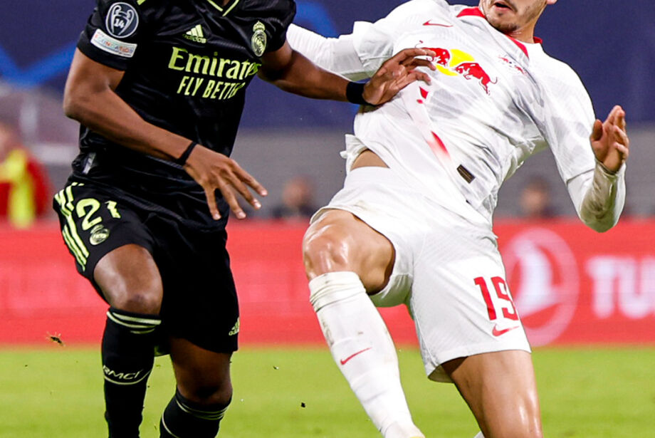 Brasileiros marcam, mas Real perde do Leipzig e adia confirmação do 1º lugar