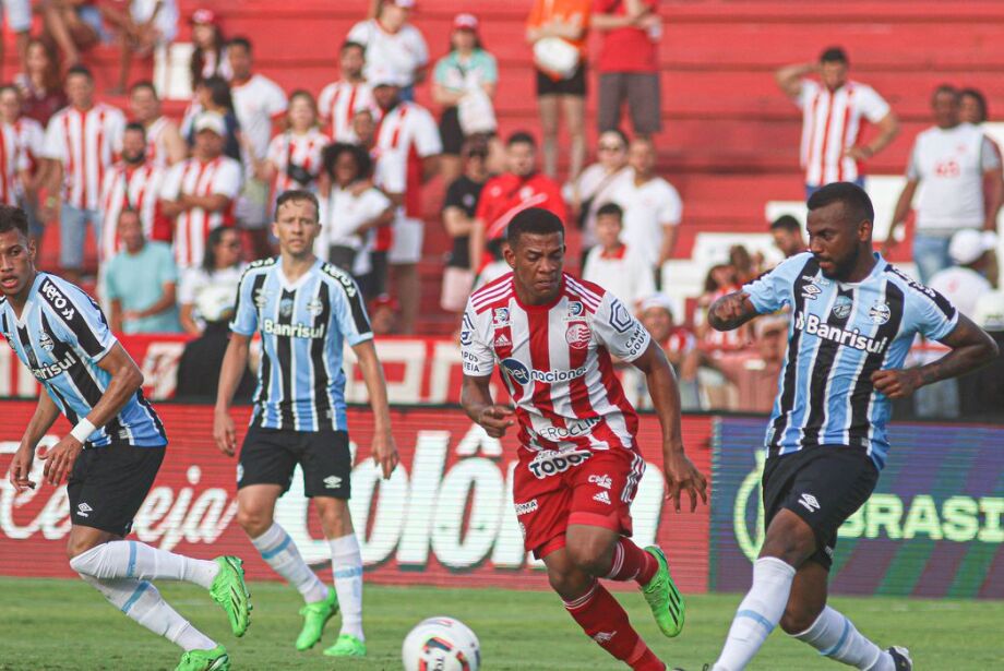 Grêmio garante retorno à Série A do Campeonato Brasileiro
