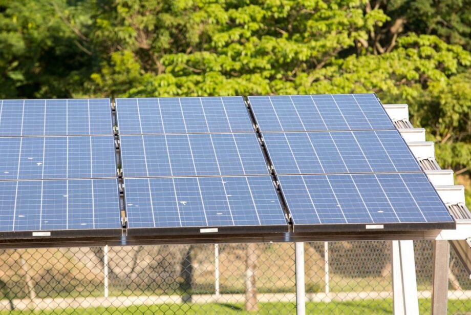 Aumento do consumo de energia solar traz projeções otimistas ao setor