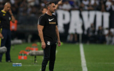 Vítor Pereira prega ‘espírito de união’ para Corinthians voltar ao G-4