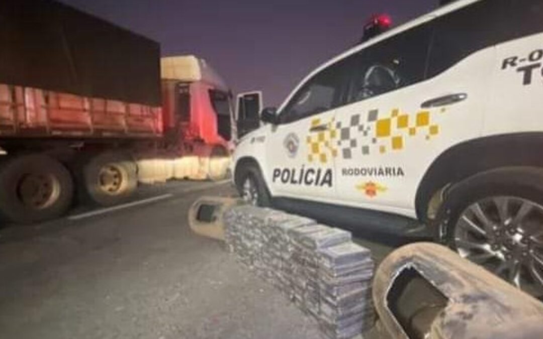 Com caminhão carregado em MS, pai e filho são presos em SP com mais de 110 kg de cocaína