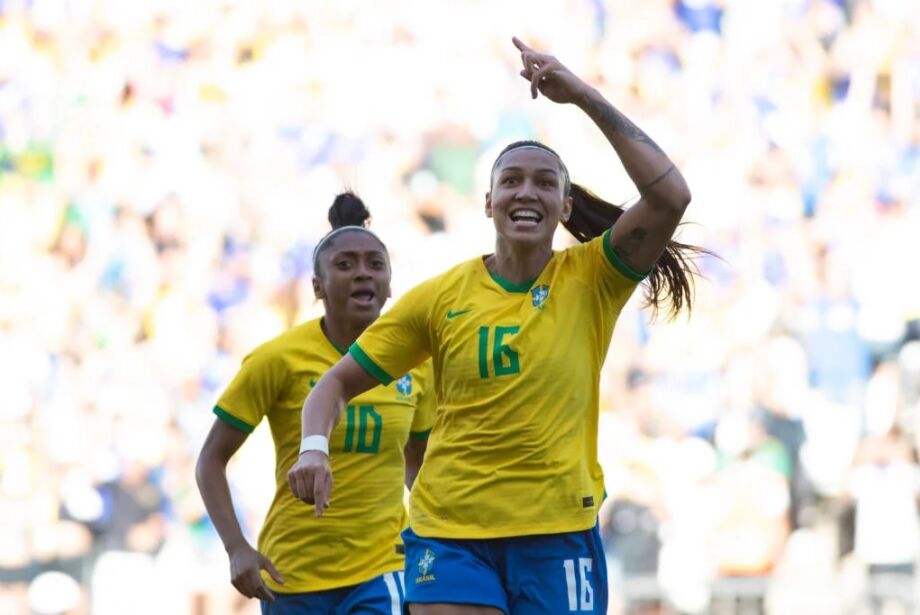 Bia Zaneratto marca e seleção brasileira vence Canadá em último amistoso de 2022
