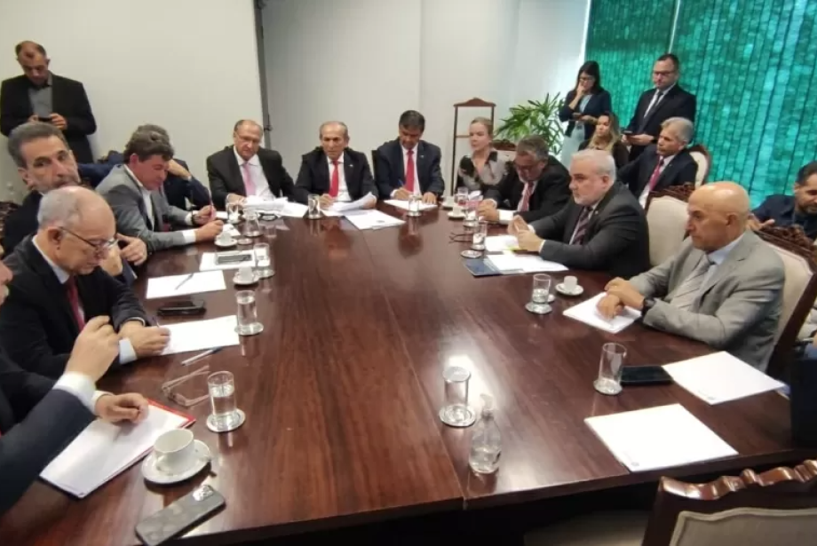 Gabinete de transição de Lula tem maioria de homem, branco, petista e paulista