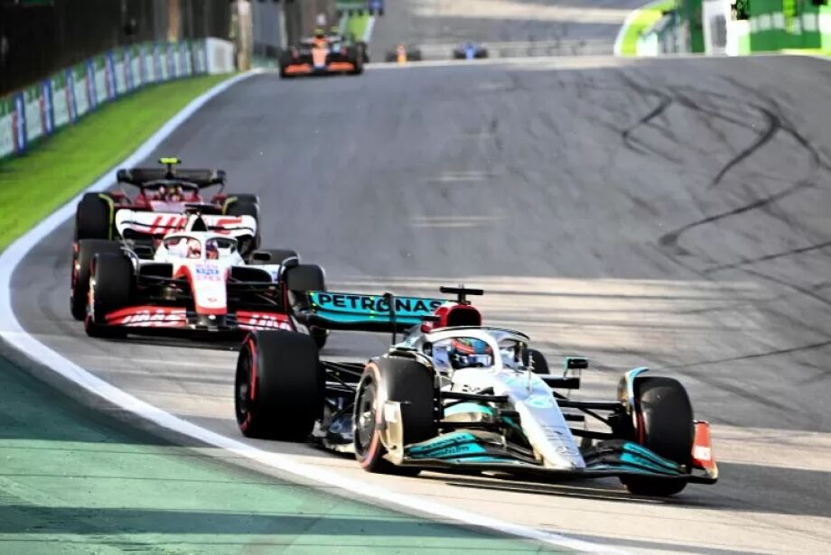 Russell vence corrida sprint e largará na frente no GP São Paulo de F1