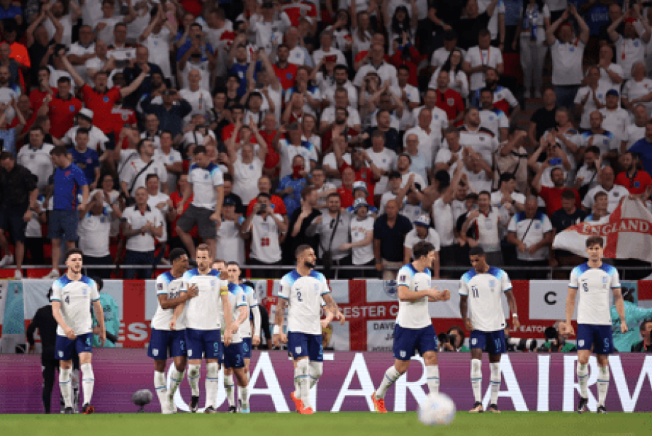 Inglaterra ‘acorda’, faz 3 a 0 no País de Gales e carimba classificação às oitavas