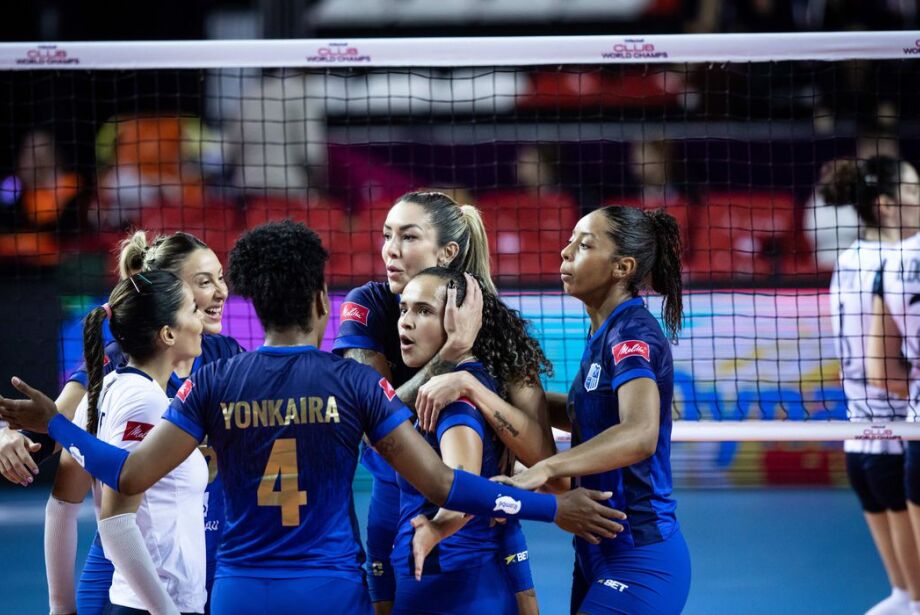 Minas avança para semifinal do Mundial de Clubes de vôlei feminino