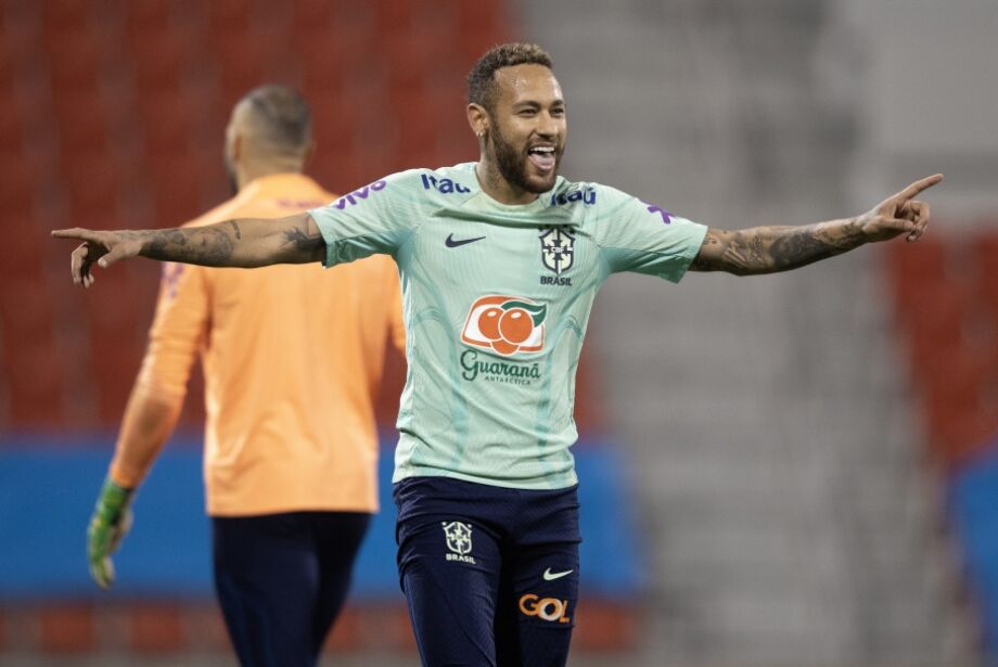 Neymar treina e confirma presença pelo Brasil nas oitavas da Copa do Mundo