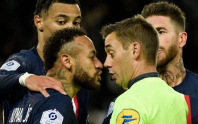 Neymar é expulso de jogo do PSG por simulação e tapa no rosto do adversário