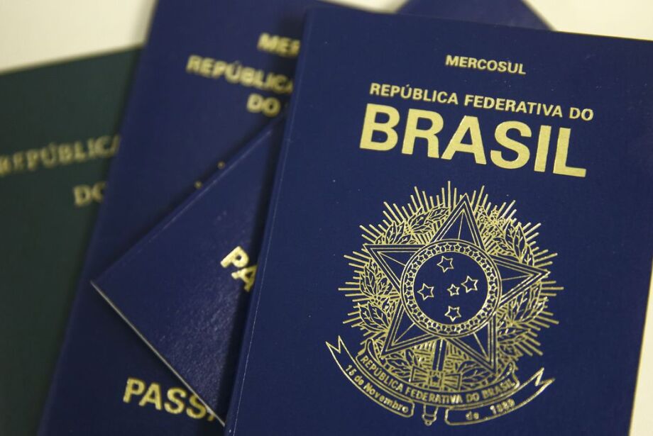 Polícia Federal anuncia normalização na emissão de passaportes