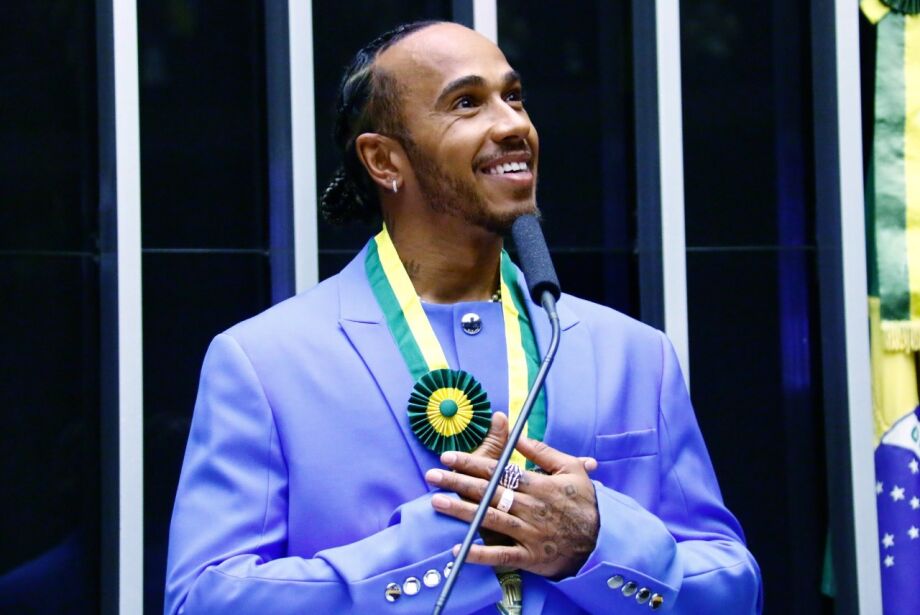 Em ano com carro ‘imprevisível e instável’, postura de Lewis Hamilton é elogiada por Toto Wolff