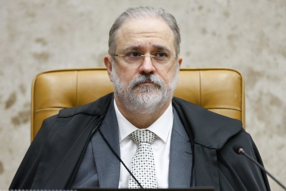 Augusto Aras quer ação no STF contra indulto de Bolsonaro a policiais do Carandiru