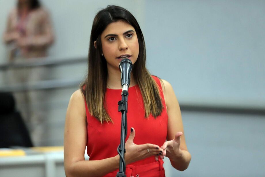 Camila Jara renuncia ao mandato na Câmara Municipal para tomar posse como deputada