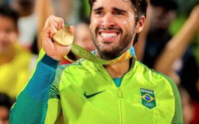 Campeão olímpico no vôlei de praia, Bruno Schmidt deixa o esporte para ser advogado